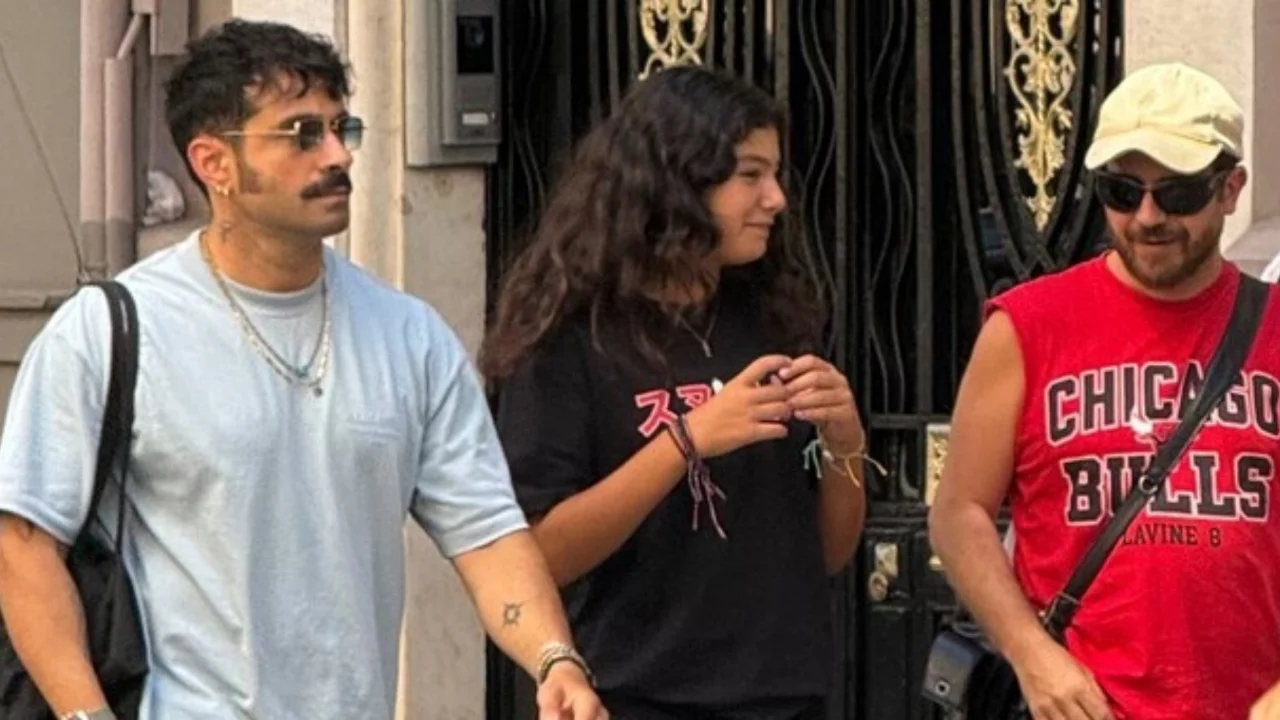 G&ouml;khan T&uuml;rkmen kızıyla Nişantaşı'nda g&ouml;r&uuml;nt&uuml;lendi! Samimi halleri dikkat &ccedil;ekti