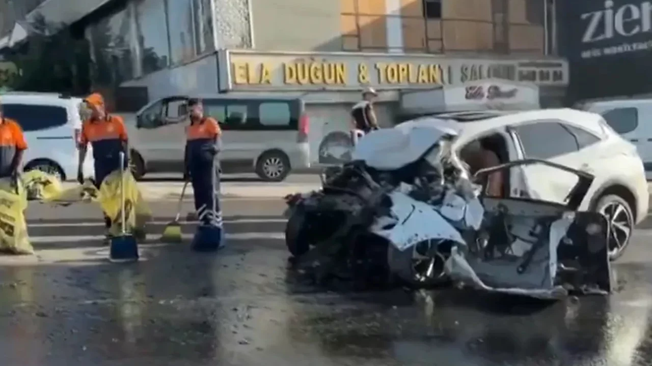 Feci kaza: 3 kişi hayatını kaybetti 