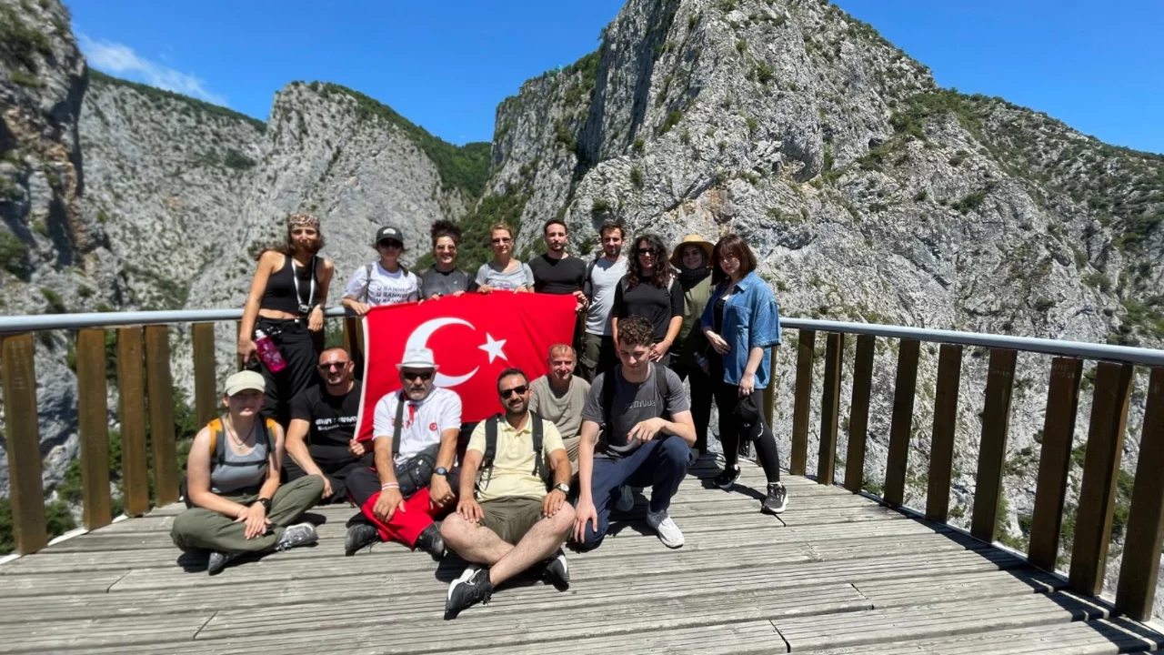 Karadeniz'in doğa harikalarında &uuml;&ccedil; g&uuml;nl&uuml;k muhteşem yolculuk