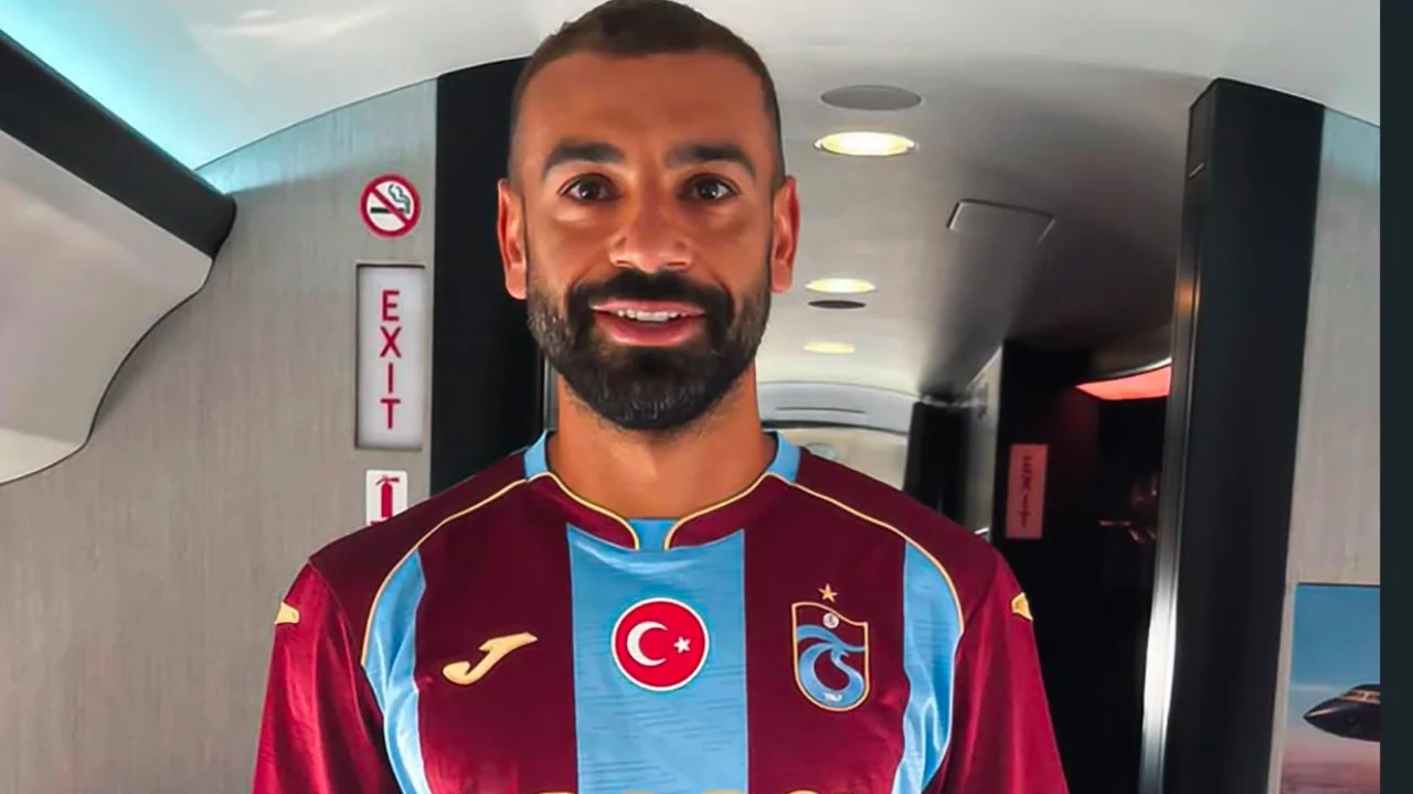 Muhammed Salah uçağa bindi, Trabzonspor formasını giydi