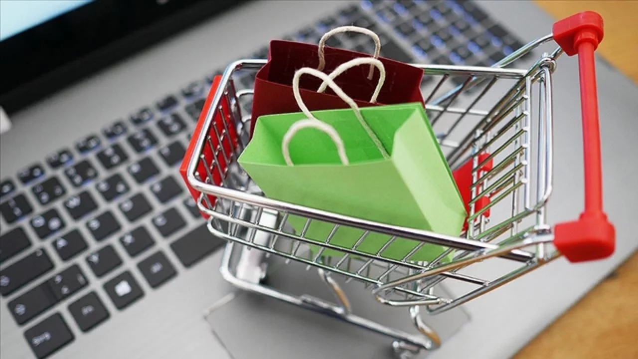 T&Uuml;İK verileri dikkat &ccedil;ekti! T&uuml;rkiye'de internetten alışveriş rekor seviyeye ulaştı