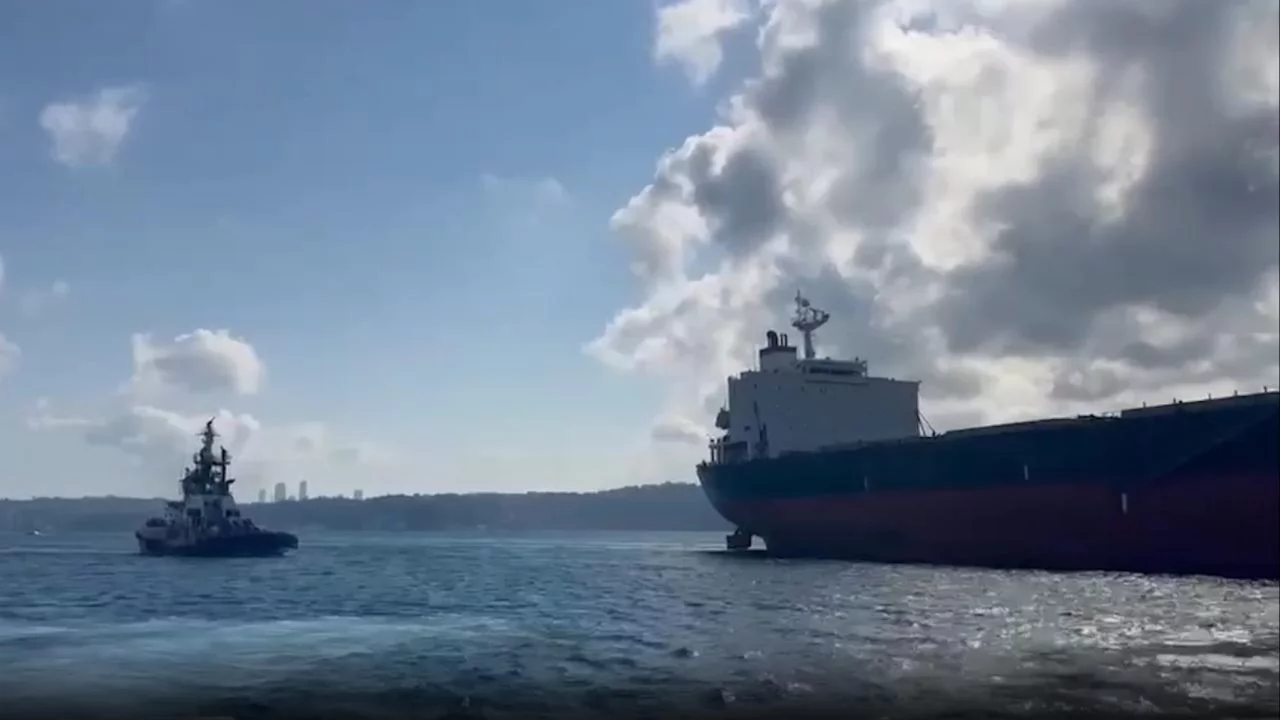 İstanbul Boğazı'nda gemi trafiği durdu!