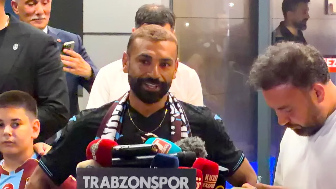 Muhammed Salah'ın Trabzon'a gelişi tarihi ana d&ouml;n&uuml;şt&uuml;! Havalimanında unutulmaz karşılama