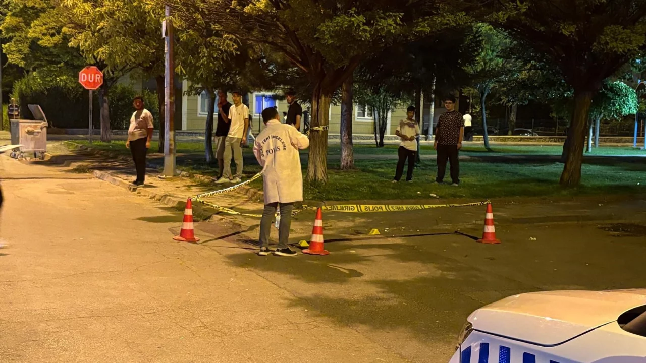 Kayseri'de parkta kanlı kavga! 'Kız meselesi' iddiası ortalığı karıştırdı