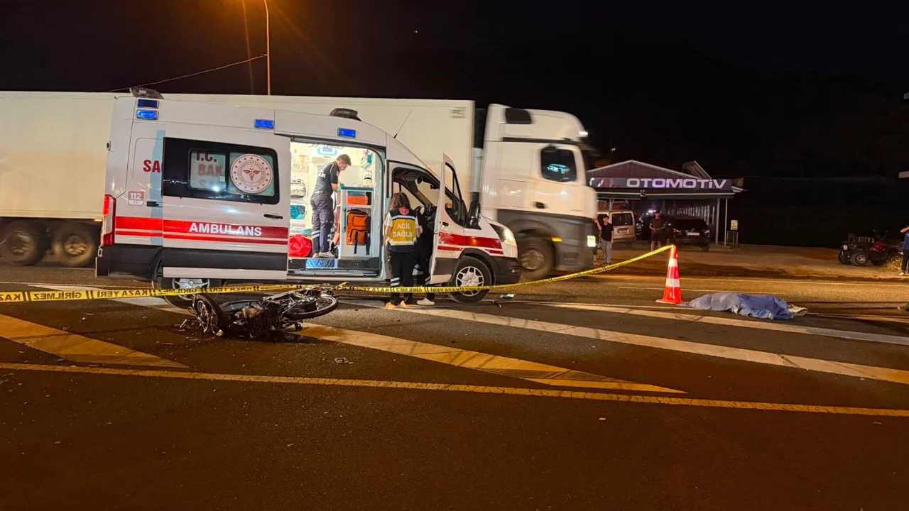 Adana'da feci kaza! Eski belediye başkanının yeğeni yaşamını yitirdi