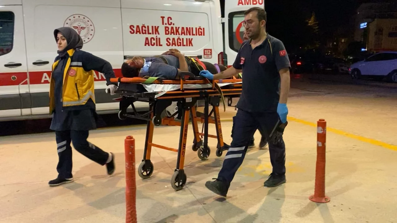 Bursa'da elektrikli bisiklet kazası! 40 metrelik u&ccedil;uruma yuvarlanan 3 &ccedil;ocuk yaralandı