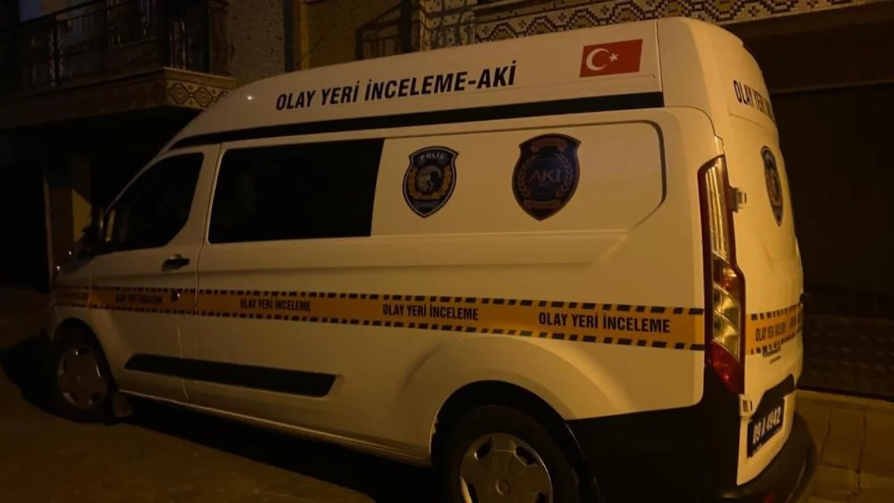 Komşularının endişesi acı ger&ccedil;eği ortaya &ccedil;ıkardı: Evinde hareketsiz bulundu