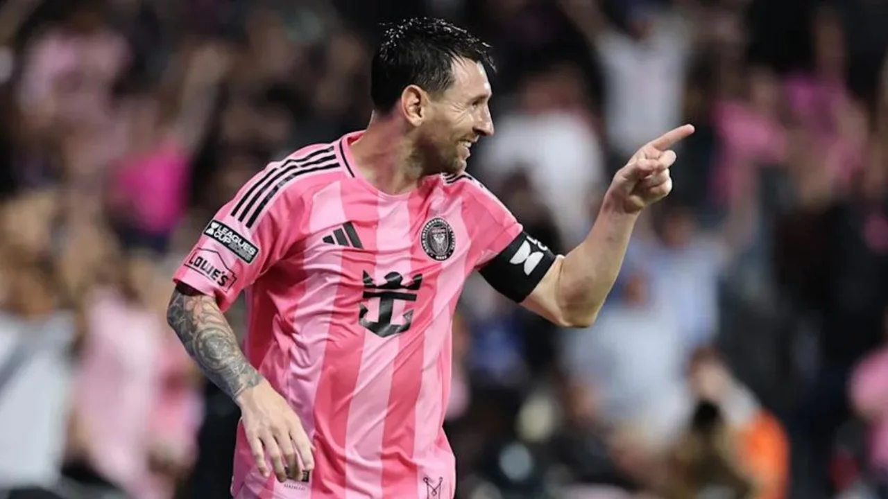 D&uuml;nya Kupası sonrası da durmuyor! Messi yapacağını yaptı