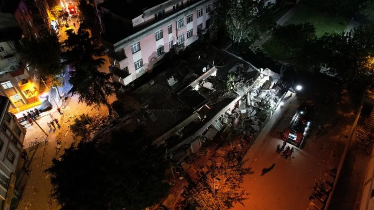 5 katlı boş bina &ccedil;&ouml;kt&uuml;! Valilikten a&ccedil;ıklama