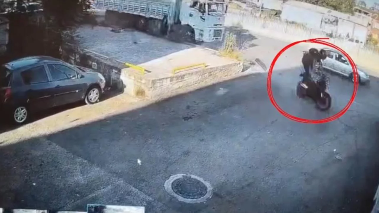 Bursa'da korkun&ccedil; olay! Hem &ouml;l&uuml;m hem kurtuluş anı kamerada