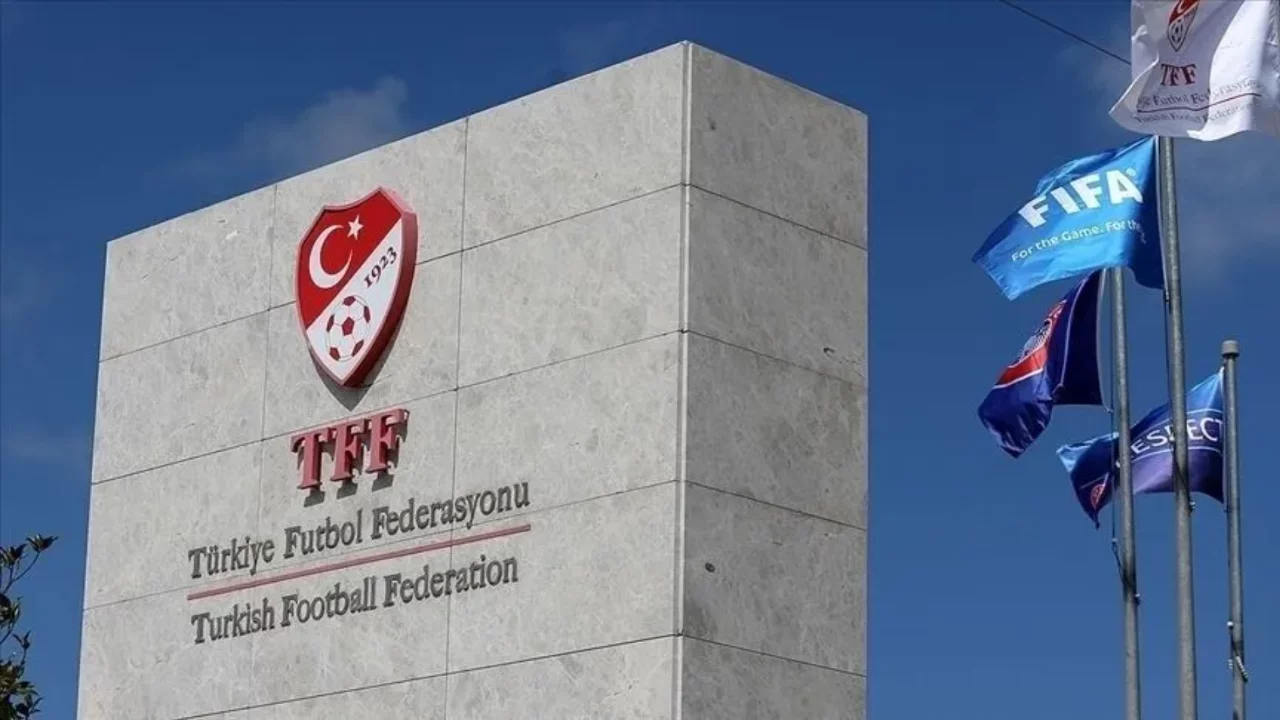 T&uuml;rk futbolunda kritik imza! İsim sponsorluğu devam edecek
