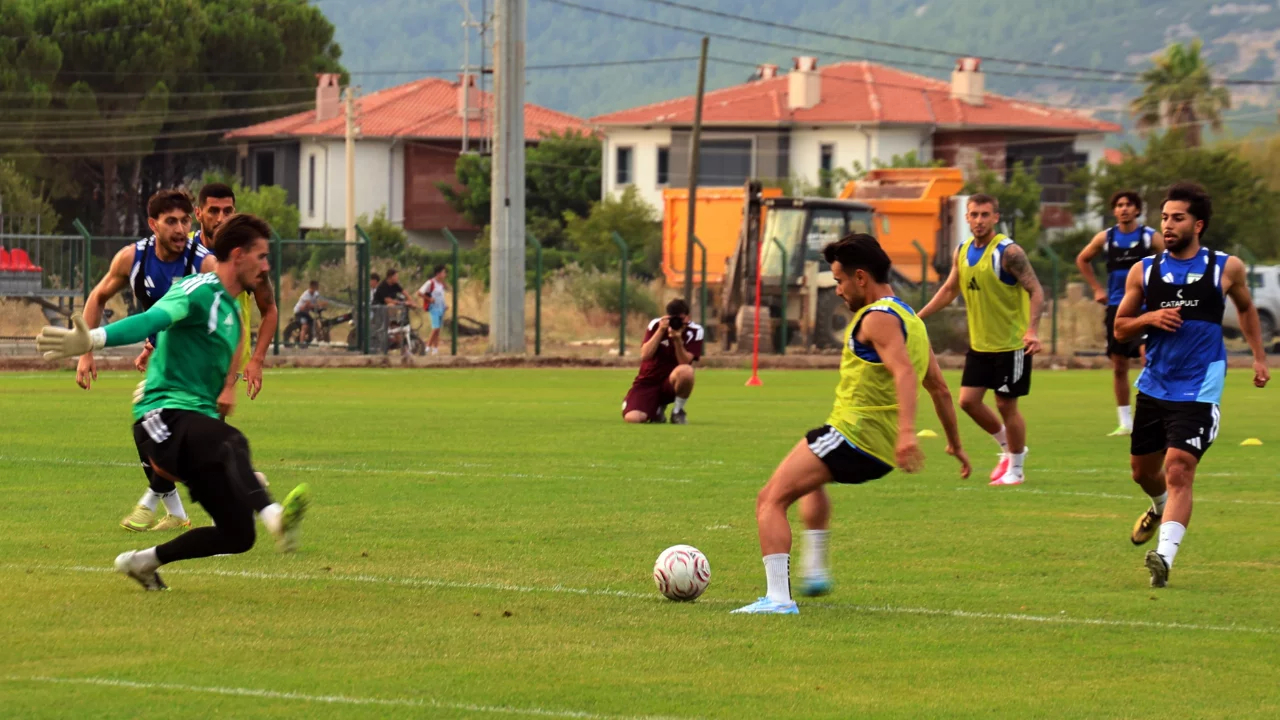 Muğlaspor, Sarıyer ma&ccedil;ının hazırlıklarını s&uuml;rd&uuml;r&uuml;yor