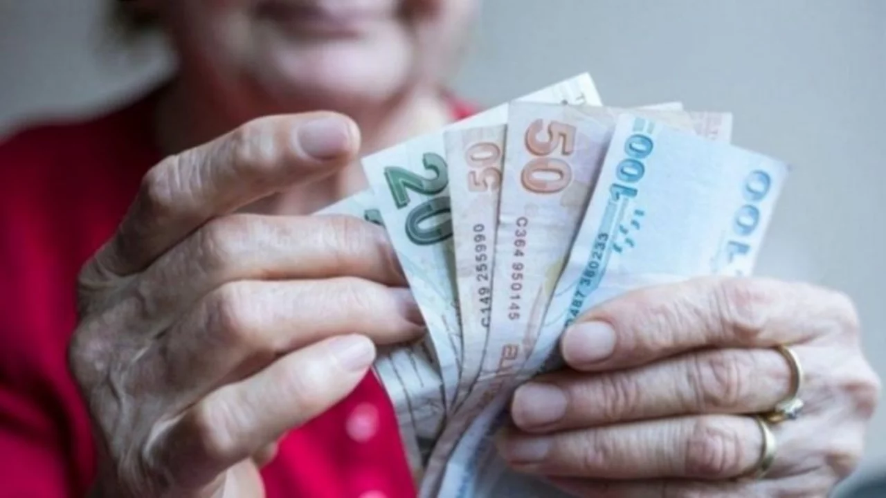 Emeklilerin beklediği &ouml;deme bu gece başlıyor!