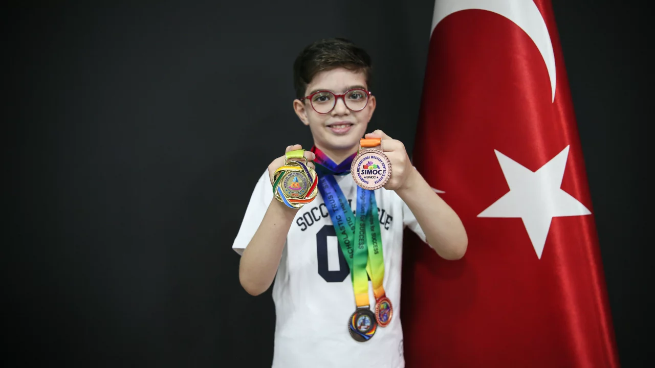 Bursa'da 9 yaşındaki Ömer Asaf'tan matematikte dünya başarısı!