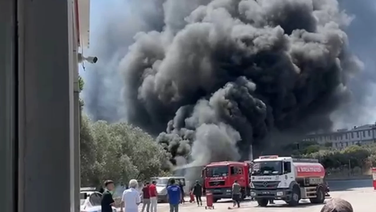 Bursa'da bir anda gökyüzü karardı! O anlar kamerada