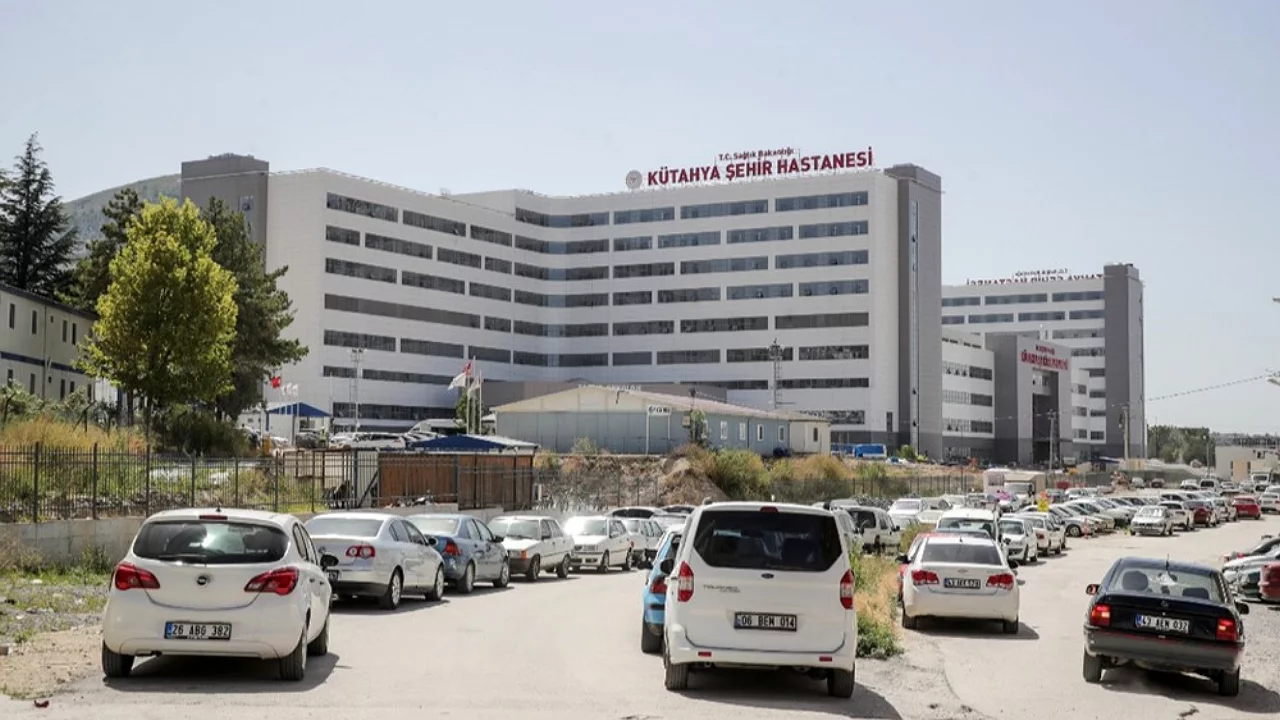 Hastaneye getirilen mahkum firar etti! Polis kent genelinde alarma ge&ccedil;ti