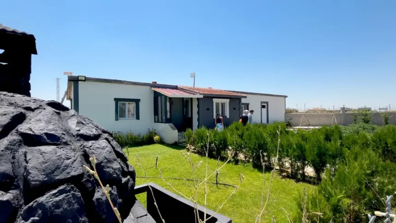 Bu otelde para ge&ccedil;miyor! Şehir hayatını bırakıp kurduğu sistem ilgi odağı oldu