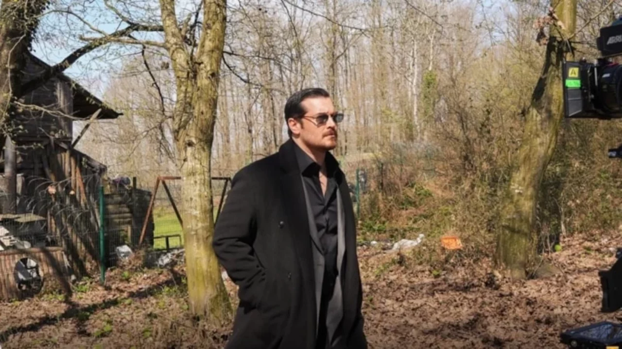 Çağatay Ulusoy Bodrum tatilinde objektiflere yansıdı