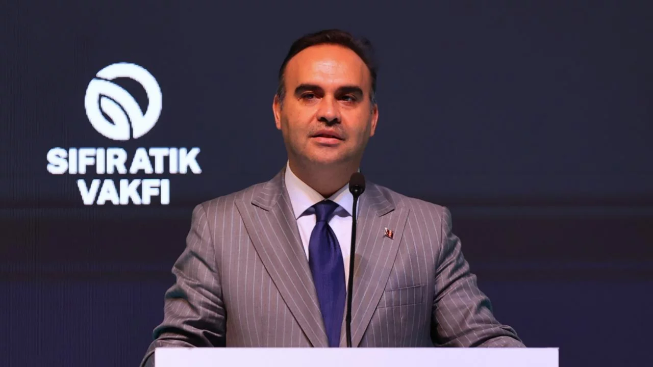 Bakan Kacır'dan dikkat &ccedil;eken a&ccedil;ıklama: Sıfır atık projelerine 914 milyon liralık destek
