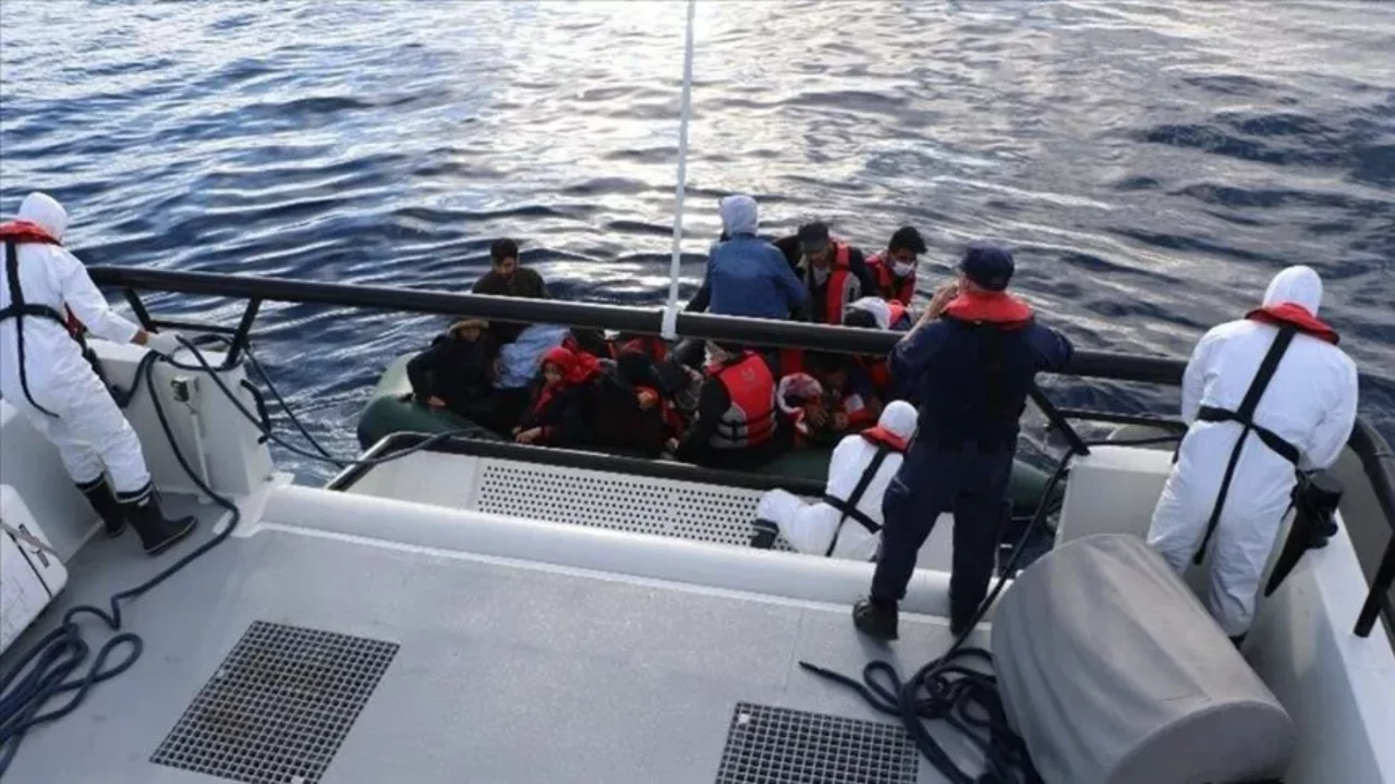 &Ccedil;anakkale'de &ccedil;ok sayıda d&uuml;zensiz g&ouml;&ccedil;men yakalandı
