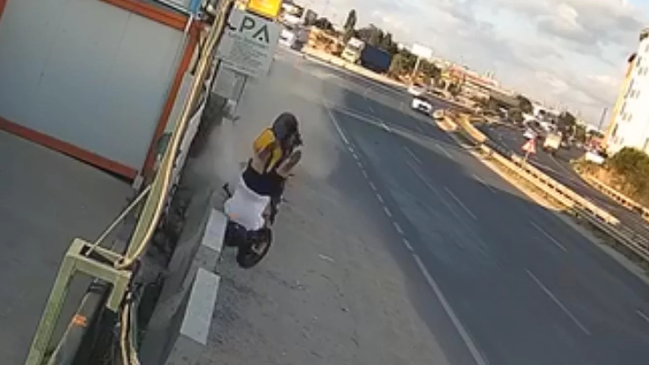 Aldığı motosikletle ilk s&uuml;r&uuml;ş&uuml; sonu oldu! 22 yaşında hayatını kaybetti
