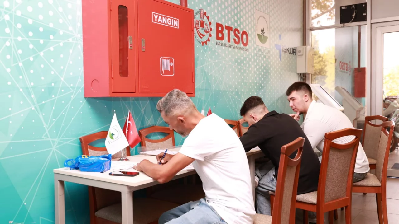 Bursa'da iş arayanlara b&uuml;y&uuml;k fırsat! Tek g&uuml;nde 50 kişi istihdam edildi