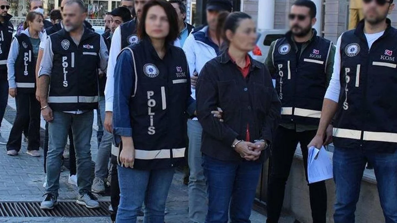 T&uuml;rkiye g&uuml;ne operasyonla başladı! &Ccedil;ok sayıda g&ouml;zaltı kararı...