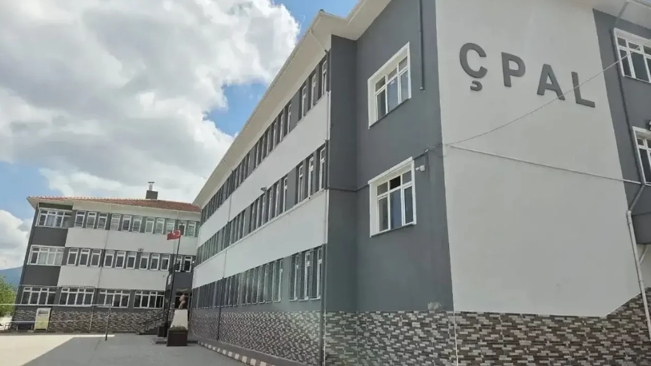 Bursa'da k&ouml;kl&uuml; okulun adı değişti! Şehidimizin ismi yaşatılacak