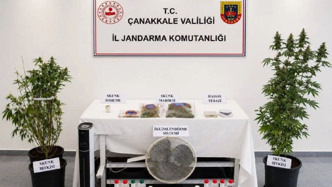 &Ccedil;anakkale'de uyuşturucu operasyonu: 14 zanlıdan 5'i tutuklandı