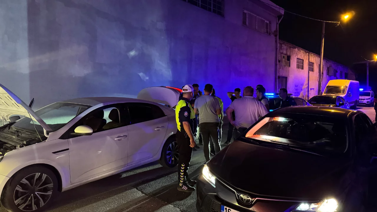 &Ccedil;alıntı otomobille Bursa sokaklarında geziyorlardı! PTS ele verdi