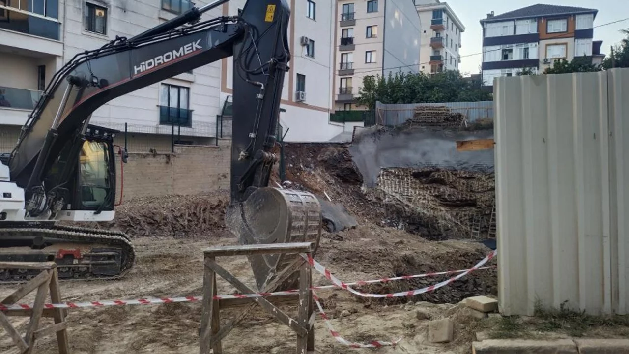 Temel kazısı sırasında korkutan olay! 5 katlı bina boşaltıldı