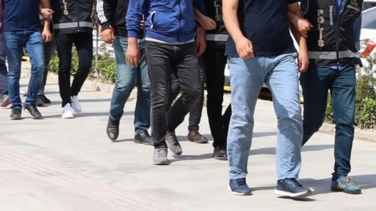 Bursa'da yasa dışı bahis operasyonu! 3 kişi tutuklandı