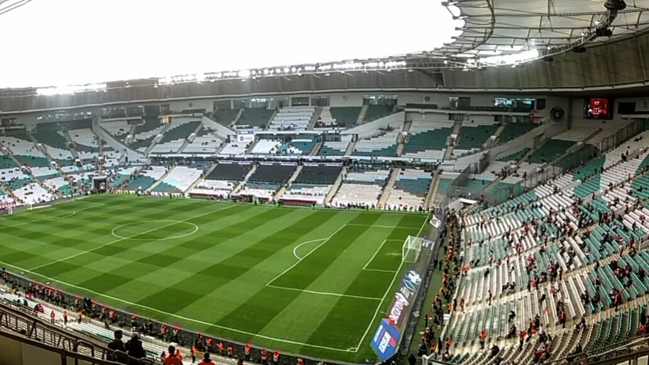 Bursaspor'da kötü haber! İki oyuncu sahalardan bir süre uzak...