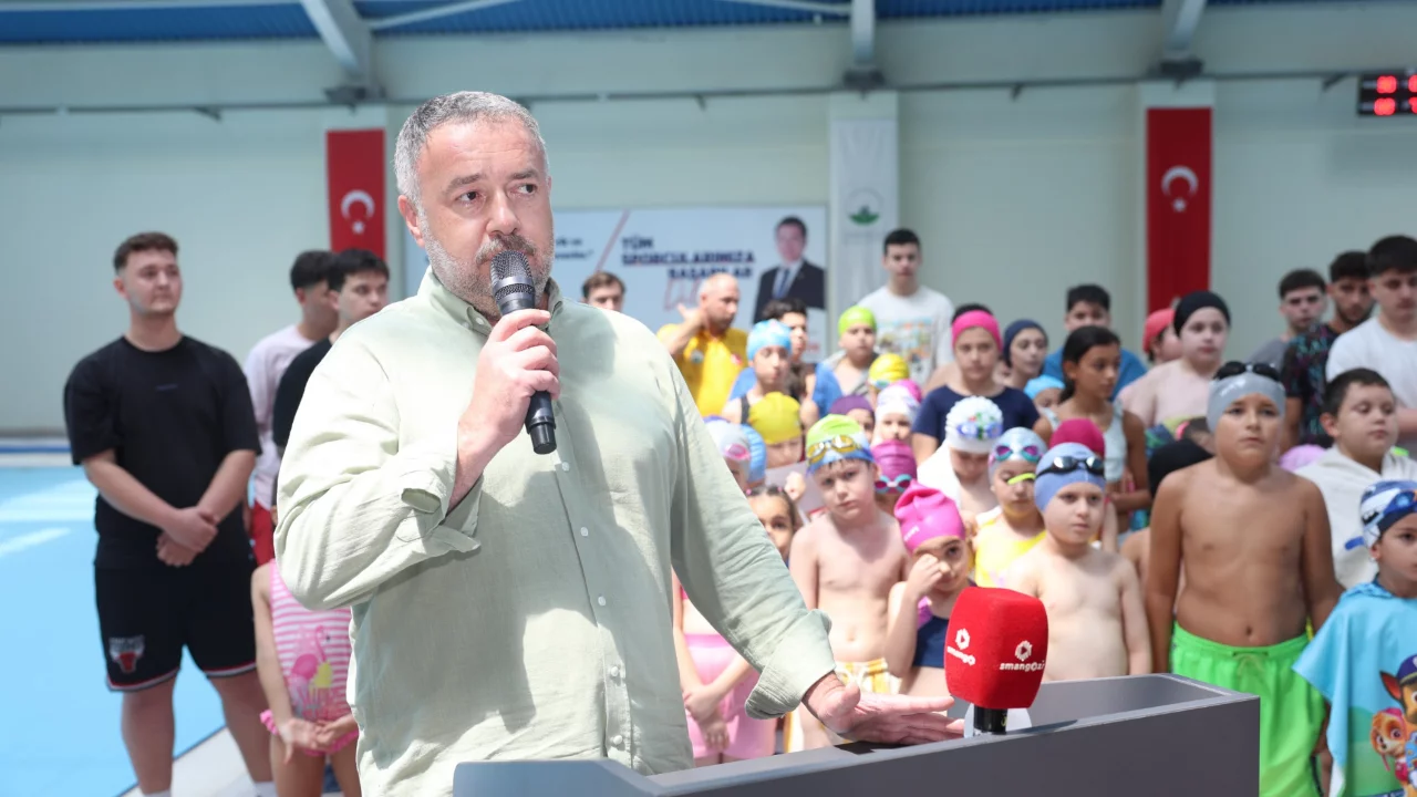 Osmangazi'de Geleceğin Yüzücüleri Sertifikalarını Aldı