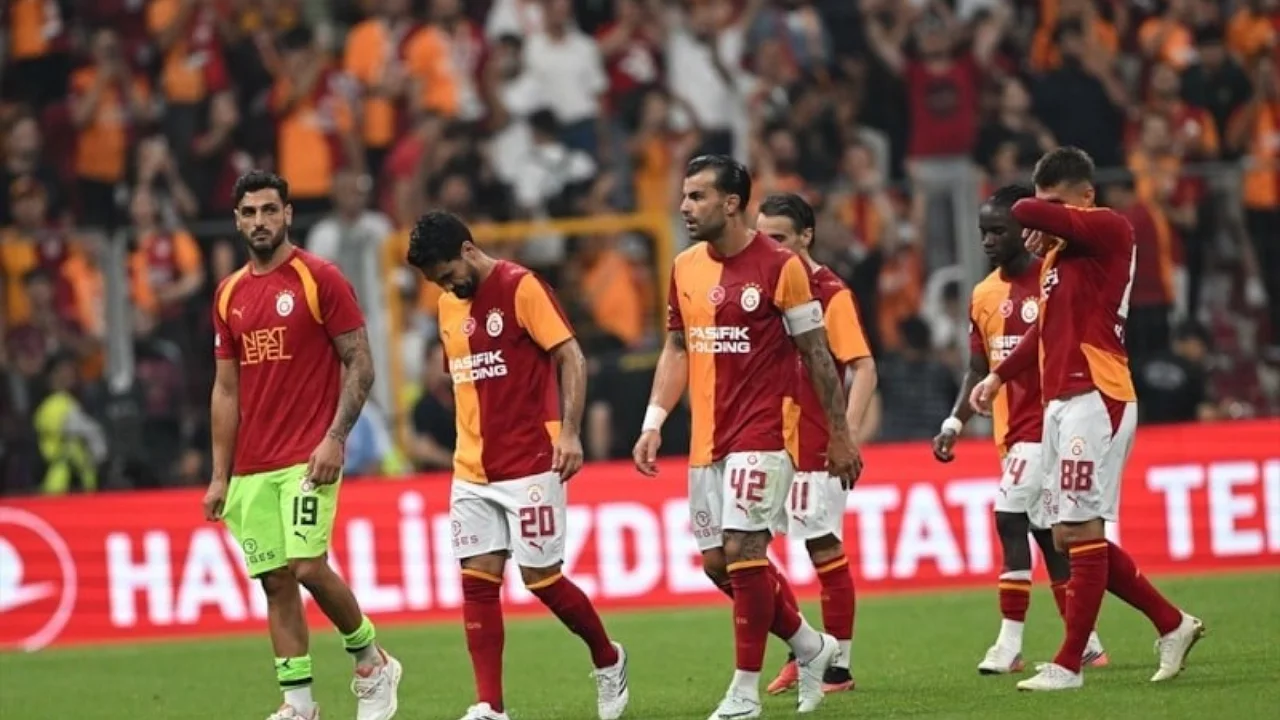 Galatasaray sezon &ouml;ncesi son sınavını ge&ccedil;emedi