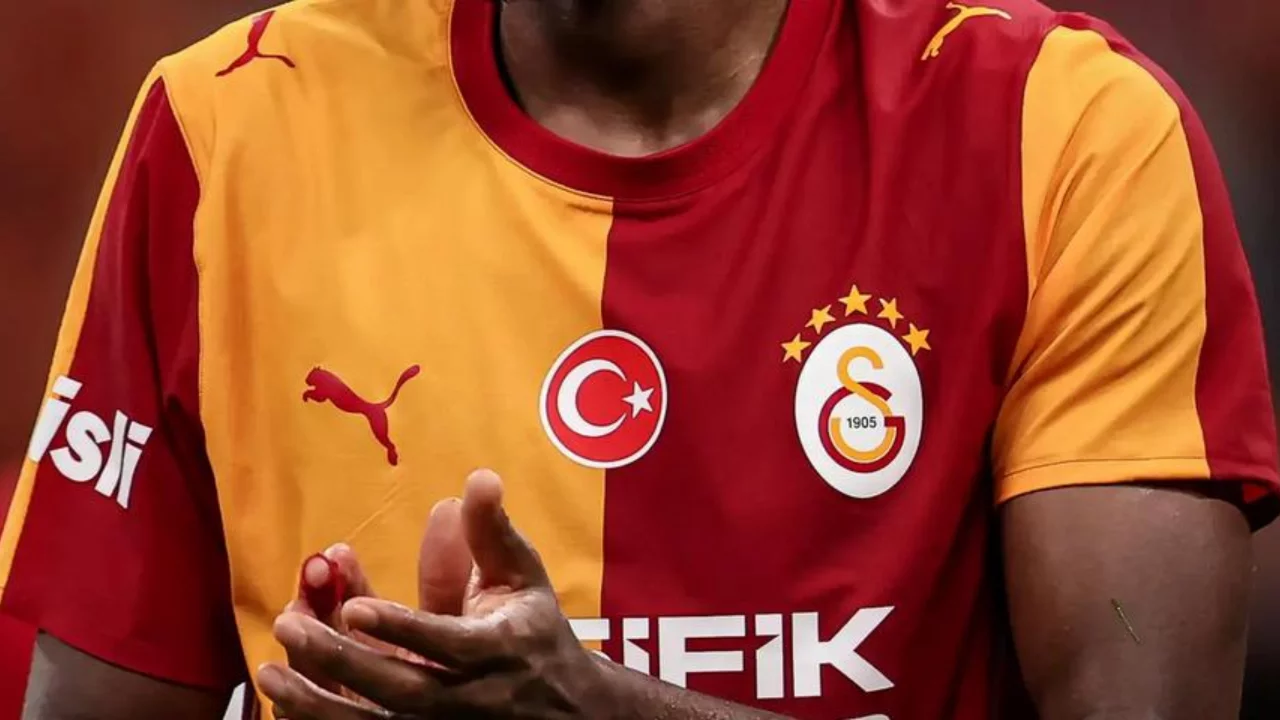 Galatasaray ortalığı kasıp kavuracak! İki transfer aynı anda İstanbul'a inecek