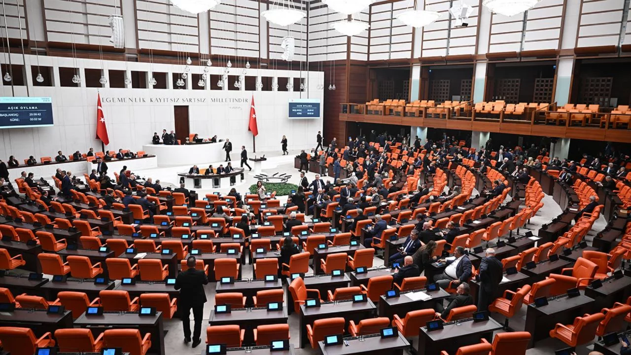 TBMM Genel Kurulu'nda bug&uuml;n iki &ouml;nemli teklif g&ouml;r&uuml;ş&uuml;lecek