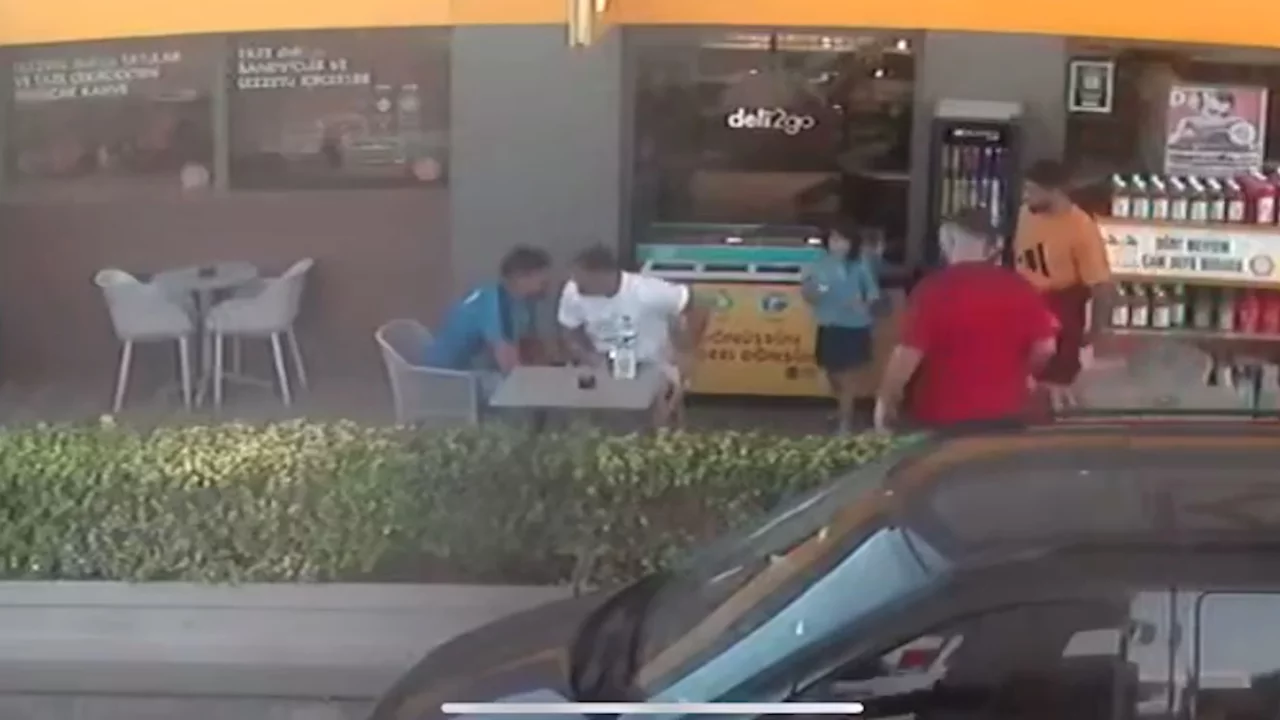 Başpehlivan Serhat Elvan'a akaryakıt istasyonunda saldı...