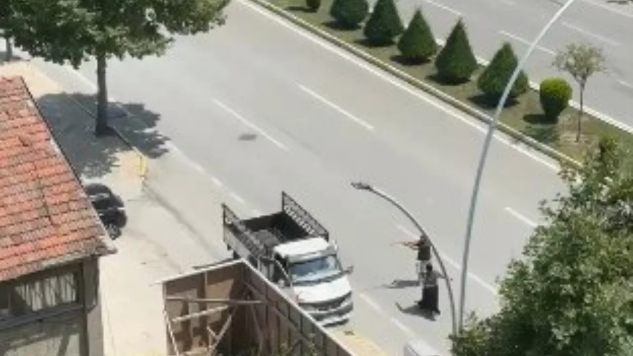 Akrabalar arasında kız ka&ccedil;ırma kavgası! &Ouml;l&uuml; ve yaralı var...