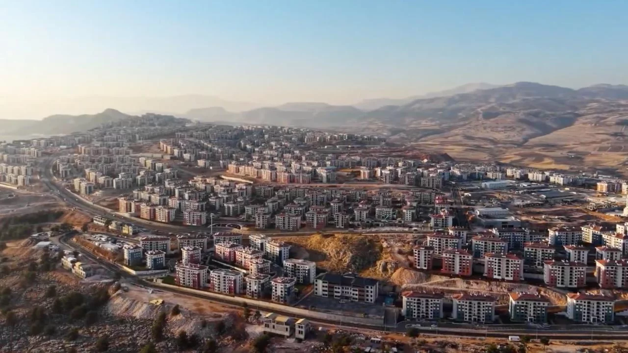 Şanlıurfa'da deprem konutlarında dikkat &ccedil;eken tablo: Binlerce yuva teslim edildi