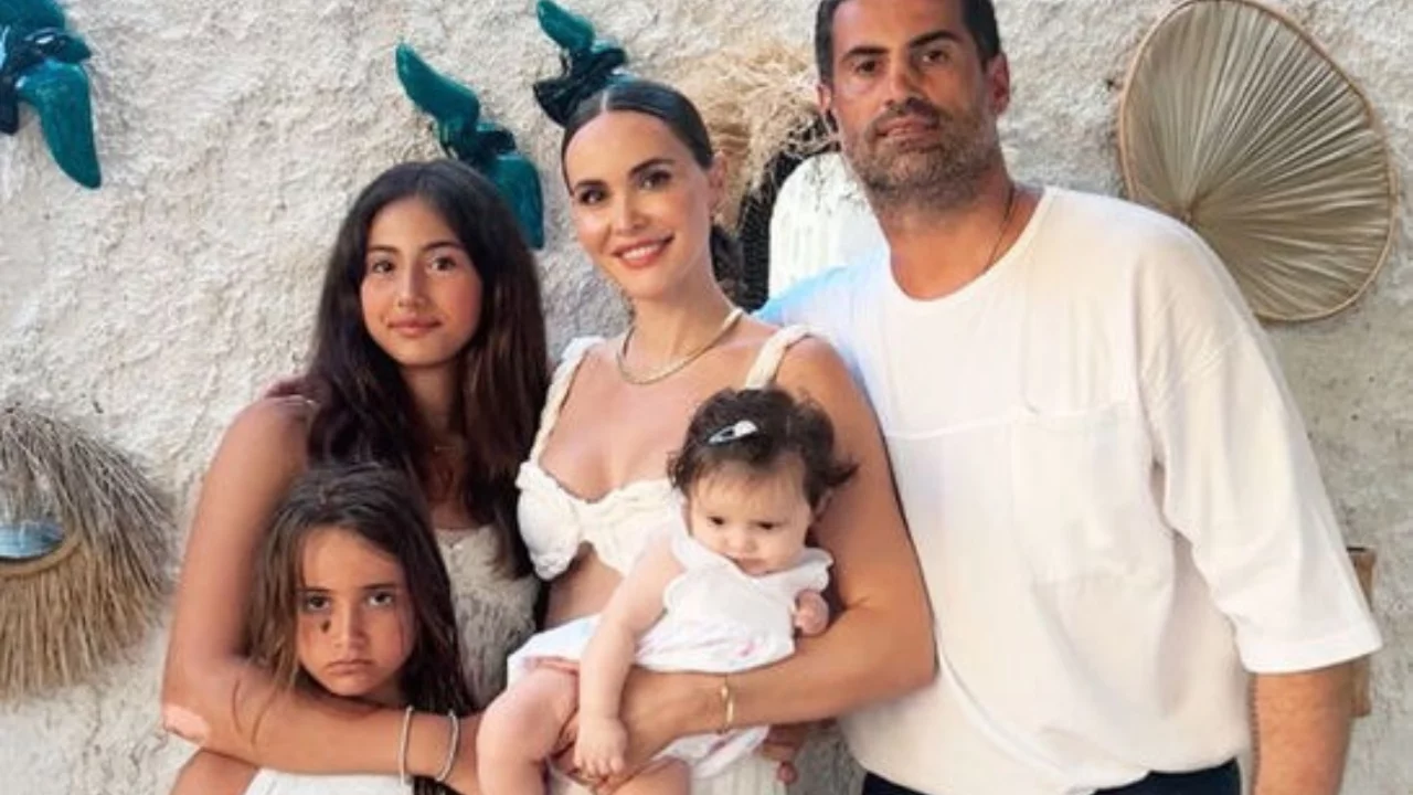 Volkan Demirel'den Bodrum'da aile molası! Eşi ve &ccedil;ocuklarıyla tatilin tadını &ccedil;ıkarıyor