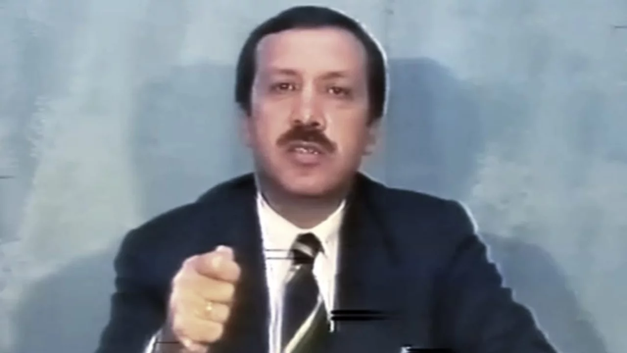 32 yıl sonra ortaya &ccedil;ıktı! Bursa'daki arşivden Erdoğan'ın tarihi konuşması...