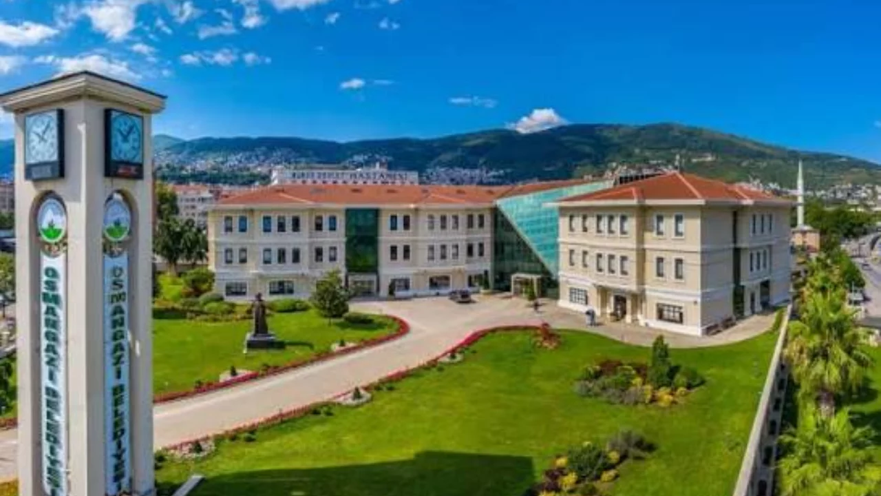 Osmangazi Belediyesi'nden amat&ouml;r spor kul&uuml;plerine dev destek: Binlerce antrenman malzemesi dağıtılacak
