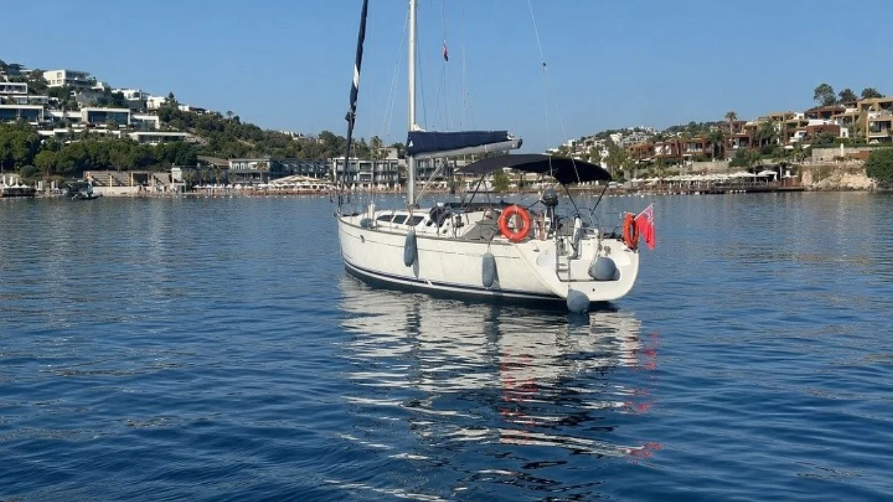 Yelkenli tekne operasyonu! 16'sı &ccedil;ocuk 61 g&ouml;&ccedil;men yakalandı
