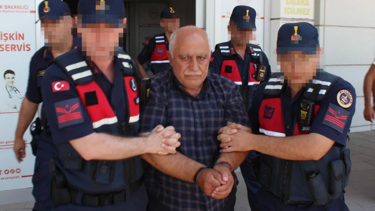 Bor&ccedil; kavgası kanlı bitti! 2 arkadaşını &ouml;ld&uuml;rd&uuml;