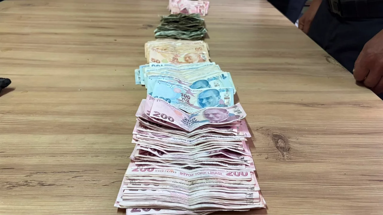 Dilenci kadının &uuml;zerinden y&uuml;kl&uuml; para &ccedil;ıktı!