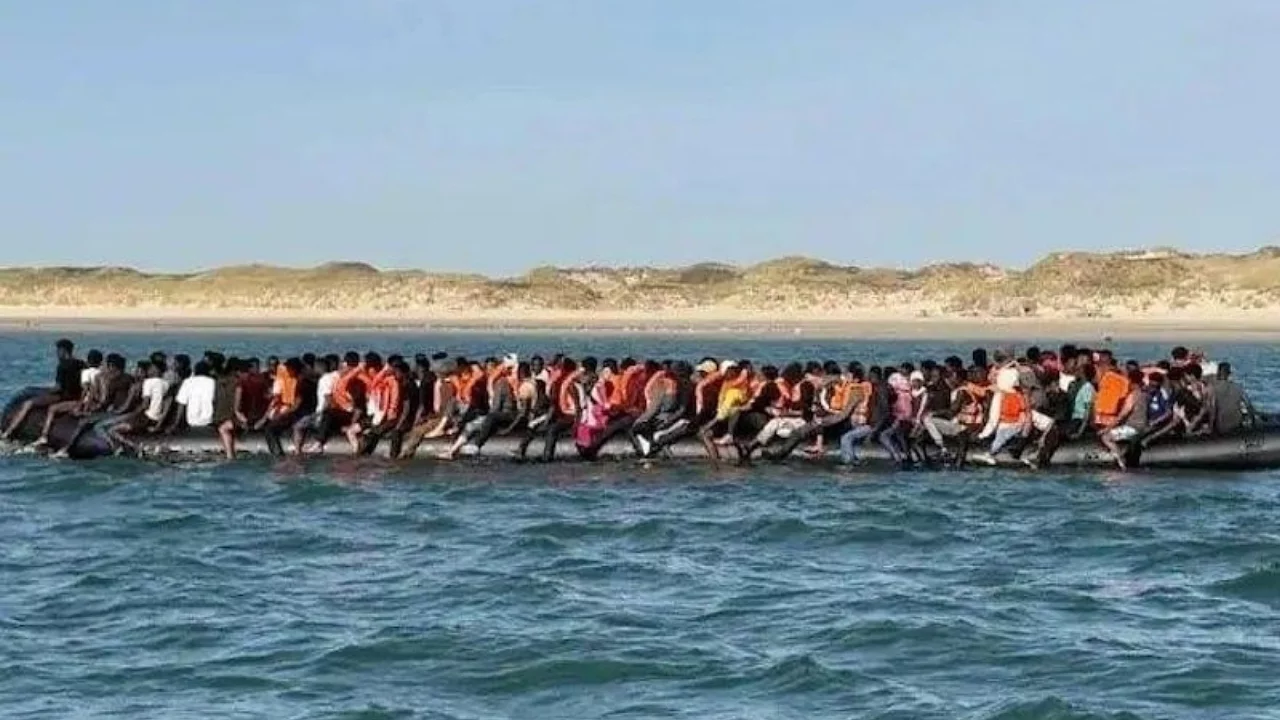 Yeni göçmen rekoru! Tek tekneden 230 kişi İngiltere'ye ulaştı
