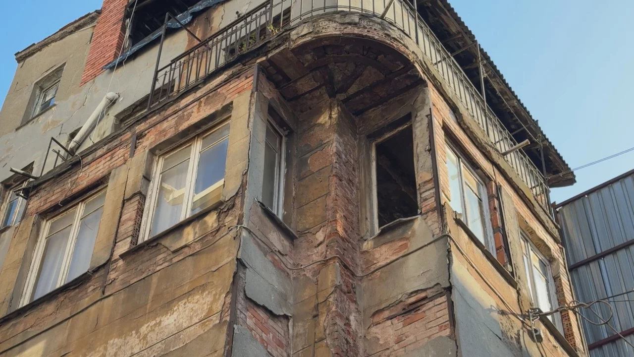 Beyoğlu'nda ş&uuml;pheli &ouml;l&uuml;m cinayete d&ouml;n&uuml;şt&uuml;: Komşusu tutuklandı