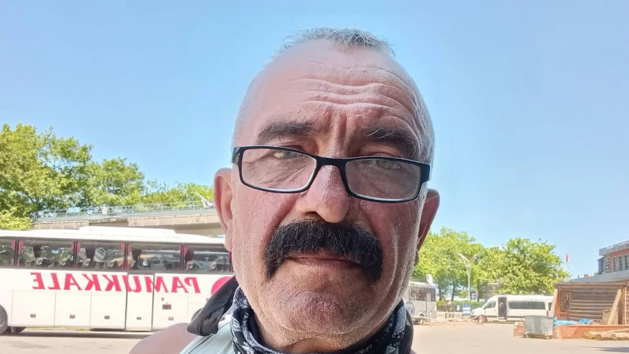 Arkadaş buluşması kanlı bitti! Kafasını tokmakla ezerek &ouml;ld&uuml;rd&uuml;...