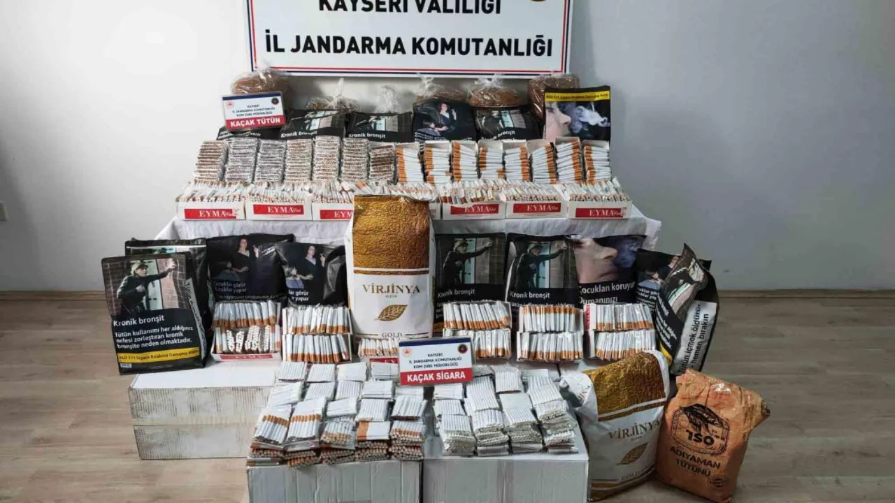 Kayseri'de ka&ccedil;ak&ccedil;ılık operasyonu: Binlerce makaron ve kilolarca t&uuml;t&uuml;n ele ge&ccedil;irildi